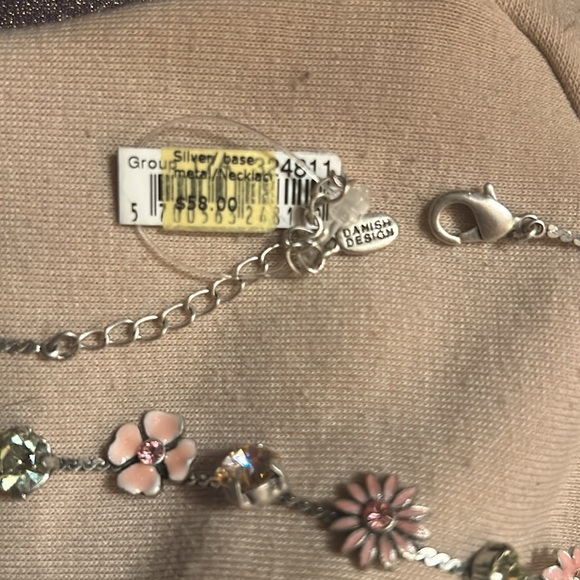 PRETTY PRETTY spring choker BY Pilgrim/Denmark - Picture 6 of 7